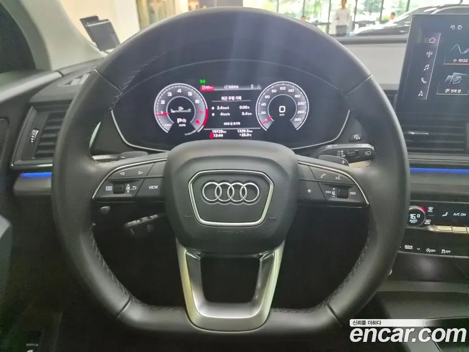 Audi Q5 2023 2.0 автомат (гидро), фото 12