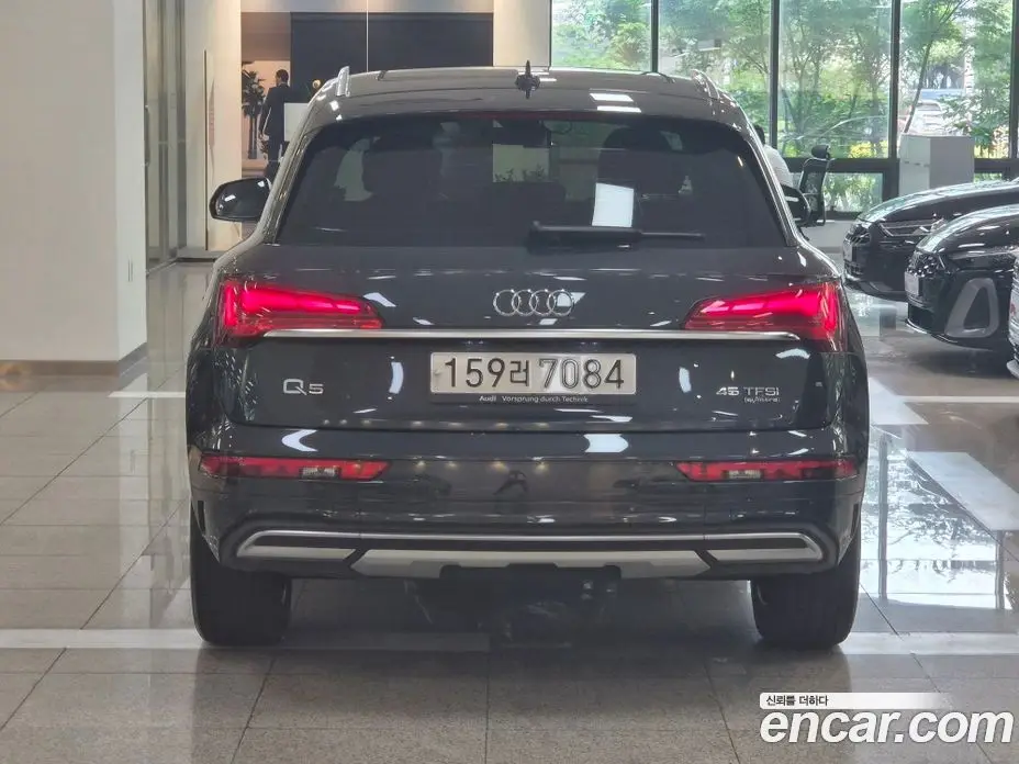 Audi Q5 2023 2.0 автомат (гидро), фото 4