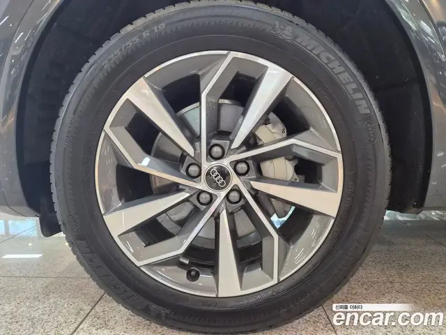 Audi Q5 2023 2.0 автомат (гидро), миниатюра 5