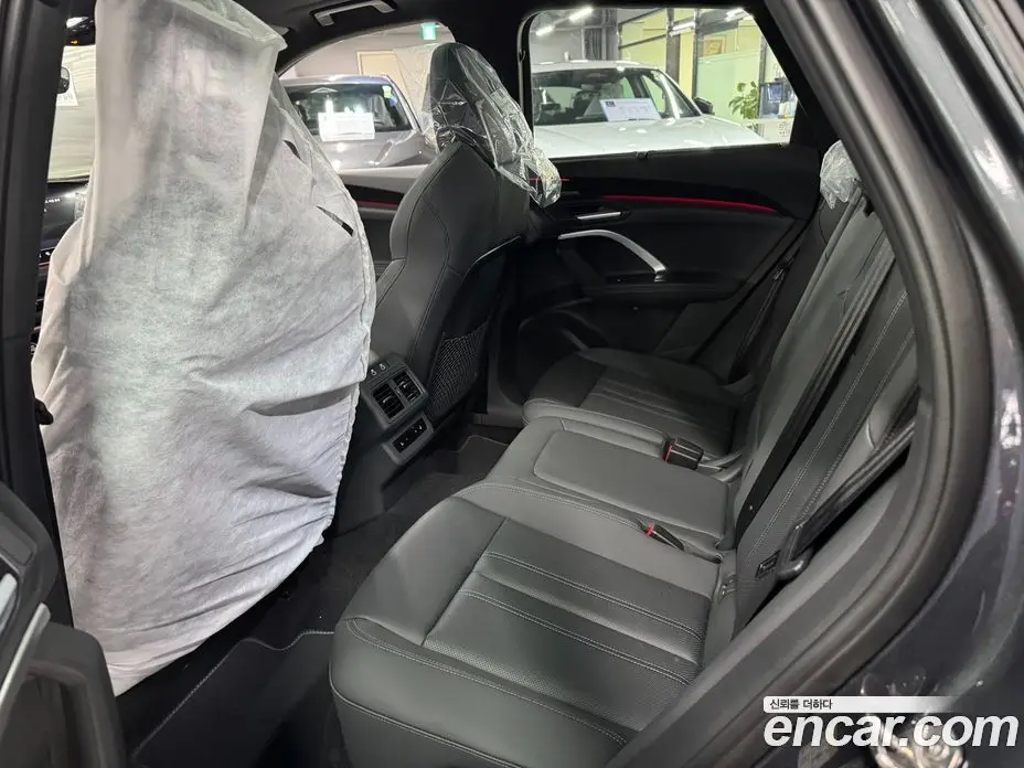 Audi Q5 2025 2.0 автомат (гидро), фото 4