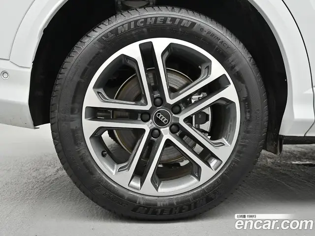 Audi Q5 2025 2.0 автомат (гидро), миниатюра 5