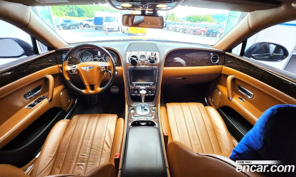 Bentley Flying Spur 2014 4.0 автомат (гидро), фото 17 Bentley Flying Spur 2014 4.0 автомат (гидро), фото 17