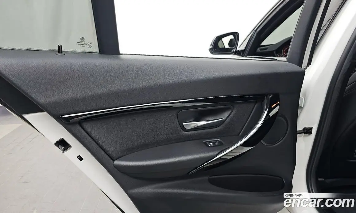 BMW 3 серия 2018 2.0 автомат (гидро), фото 15