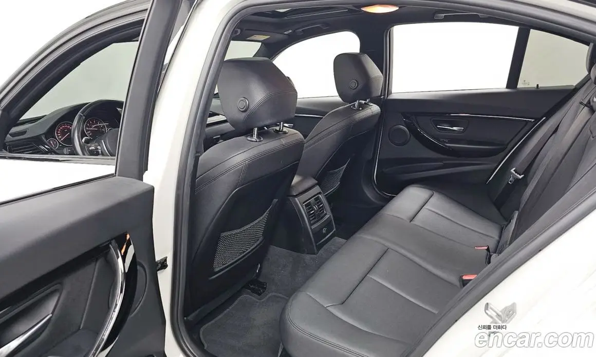 BMW 3 серия 2018 2.0 автомат (гидро), фото 16