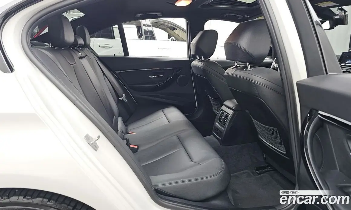 BMW 3 серия 2018 2.0 автомат (гидро), фото 18