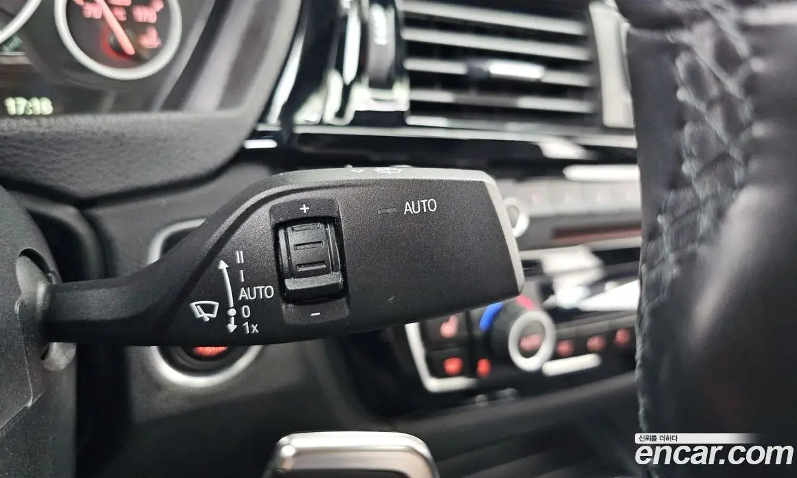 BMW 3 серия 2018 2.0 автомат (гидро), фото 27