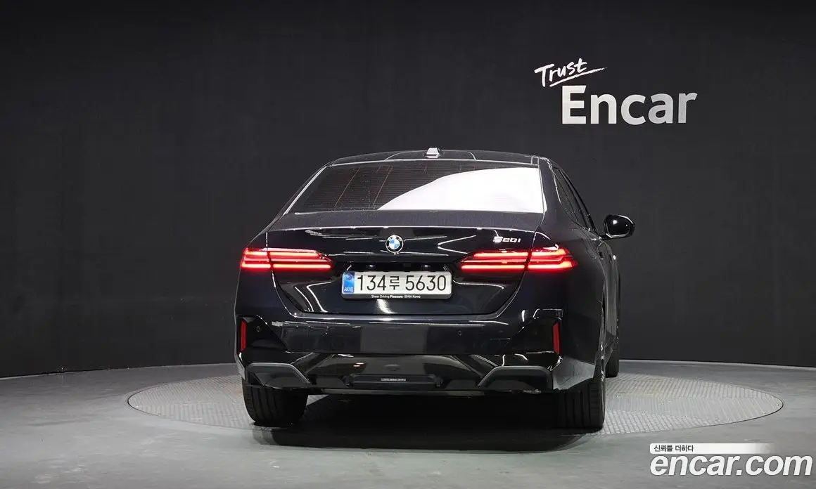 BMW 5 серия 2025 2.0 автомат (гидро), фото 4