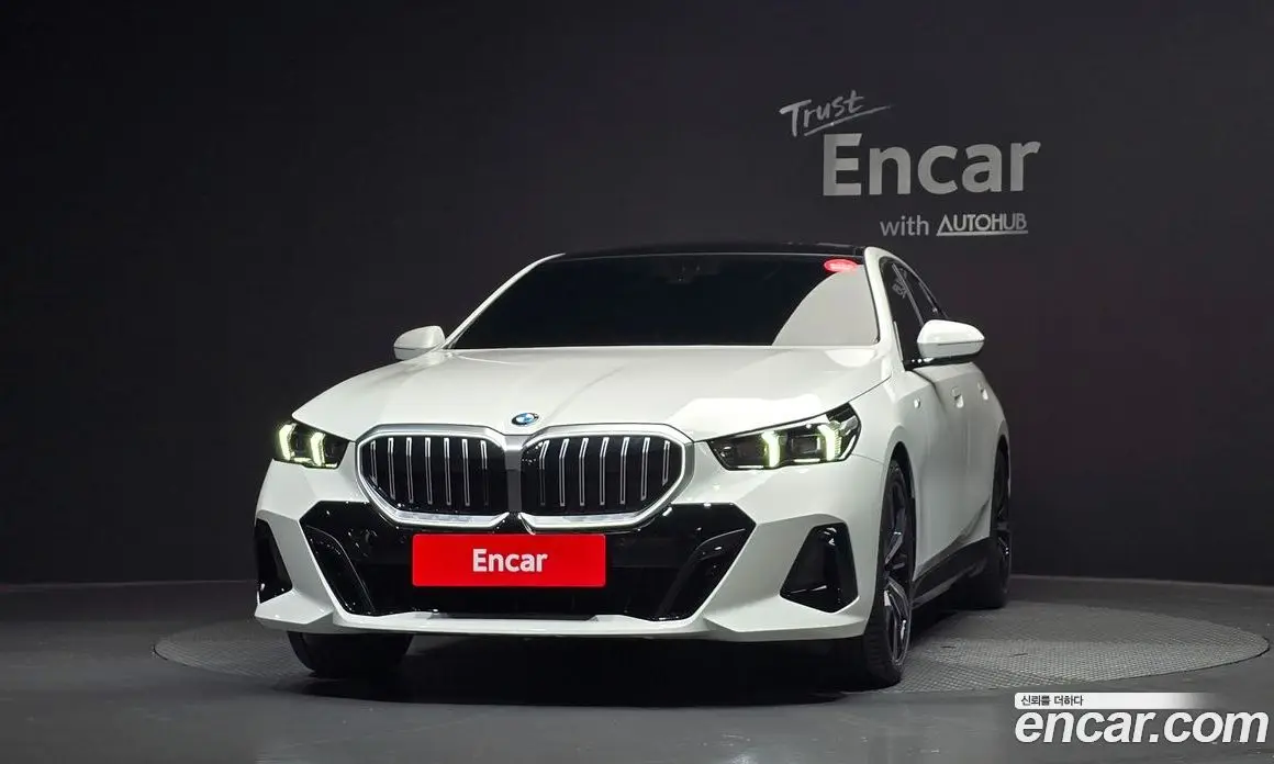 BMW 5 серия 2025 2.0 автомат (гидро), фото 3