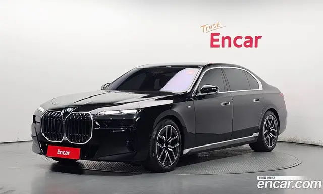 BMW 7 серия, 2025, 4 497 км