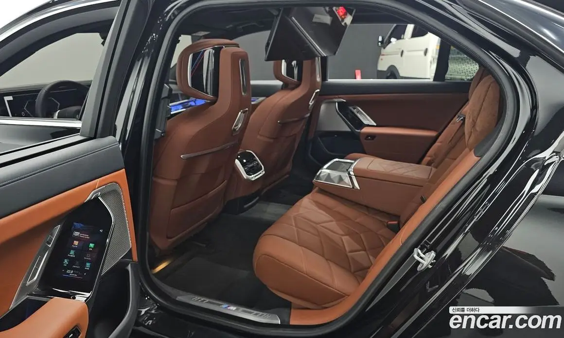 BMW 7 серия 2025 3.0 автомат (гидро), фото 18