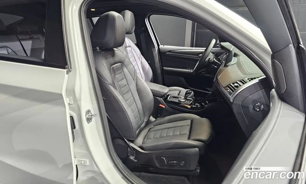 BMW X4 2025 2.0 автомат (гидро), фото 12