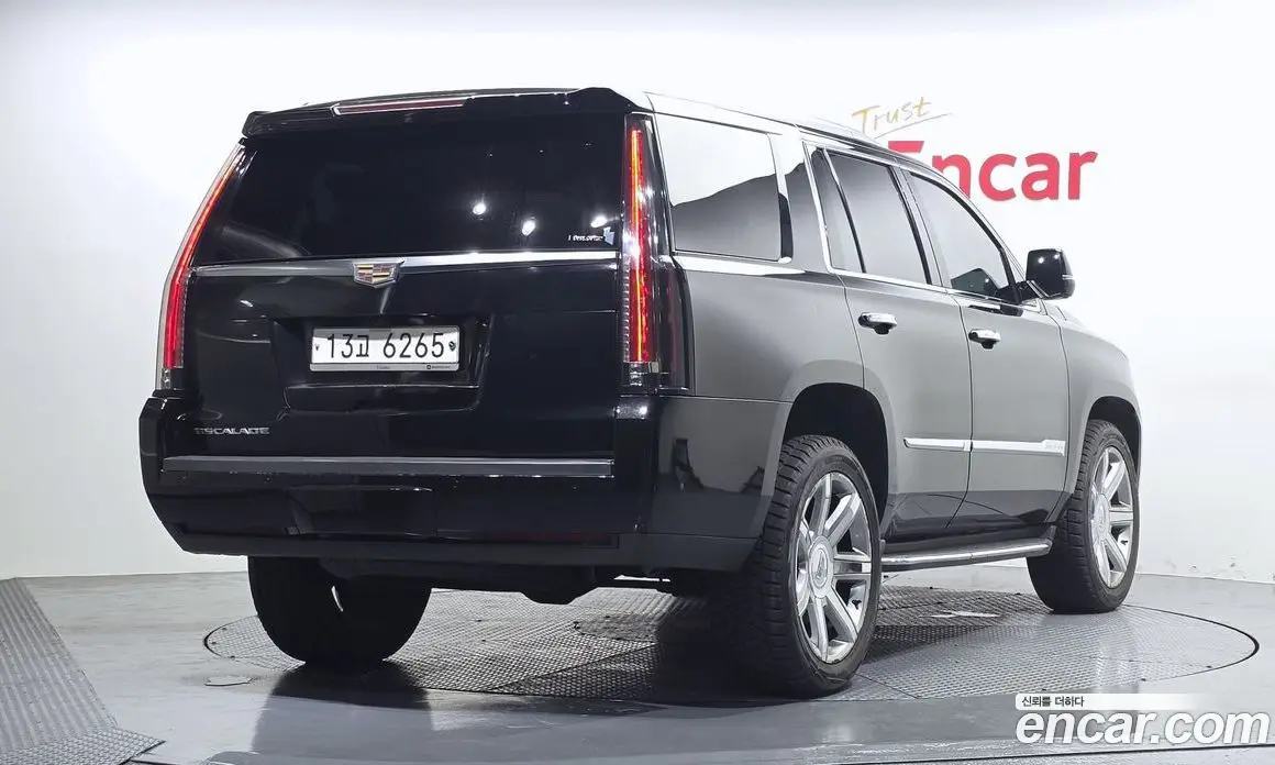 Cadillac Escalade 2017 6.2 автомат (гидро), фото 2 Cadillac Escalade 2017 6.2 автомат (гидро), фото 2