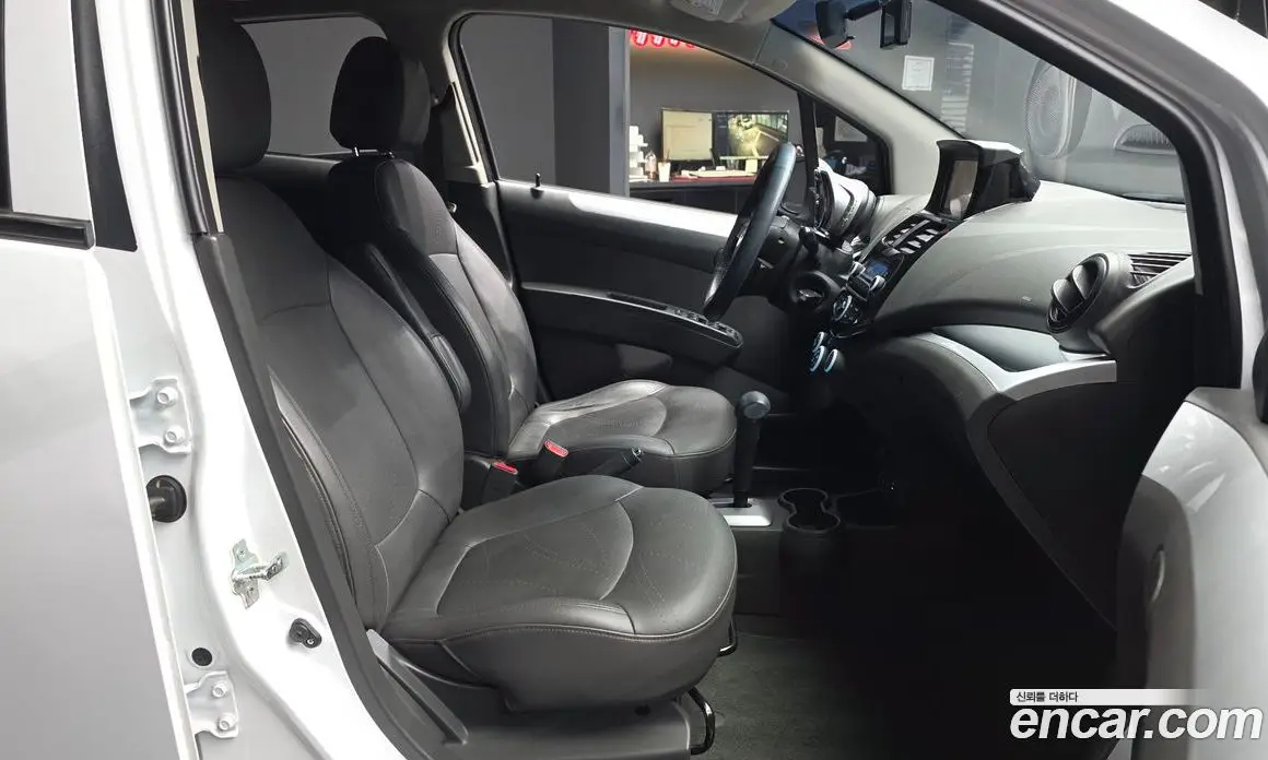 Chevrolet Spark 2014 1.0 автомат (гидро), фото 17