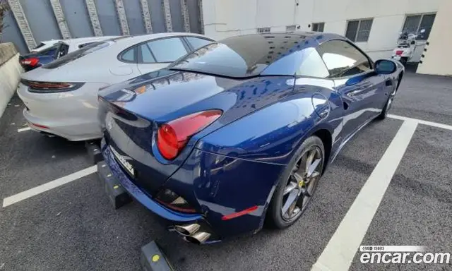 Ferrari California 2010 4.3 автомат (гидро), миниатюра 2
