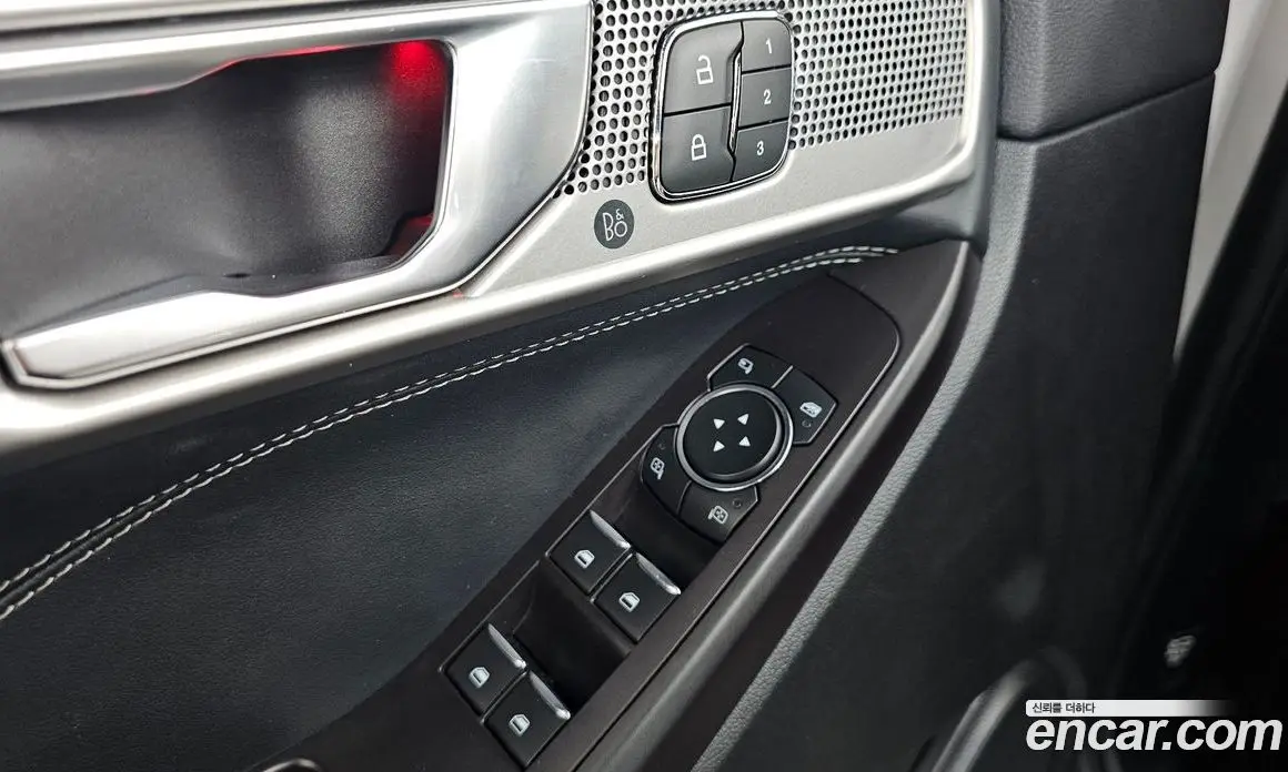Ford Explorer 2019 2.3 автомат (гидро), фото 30
