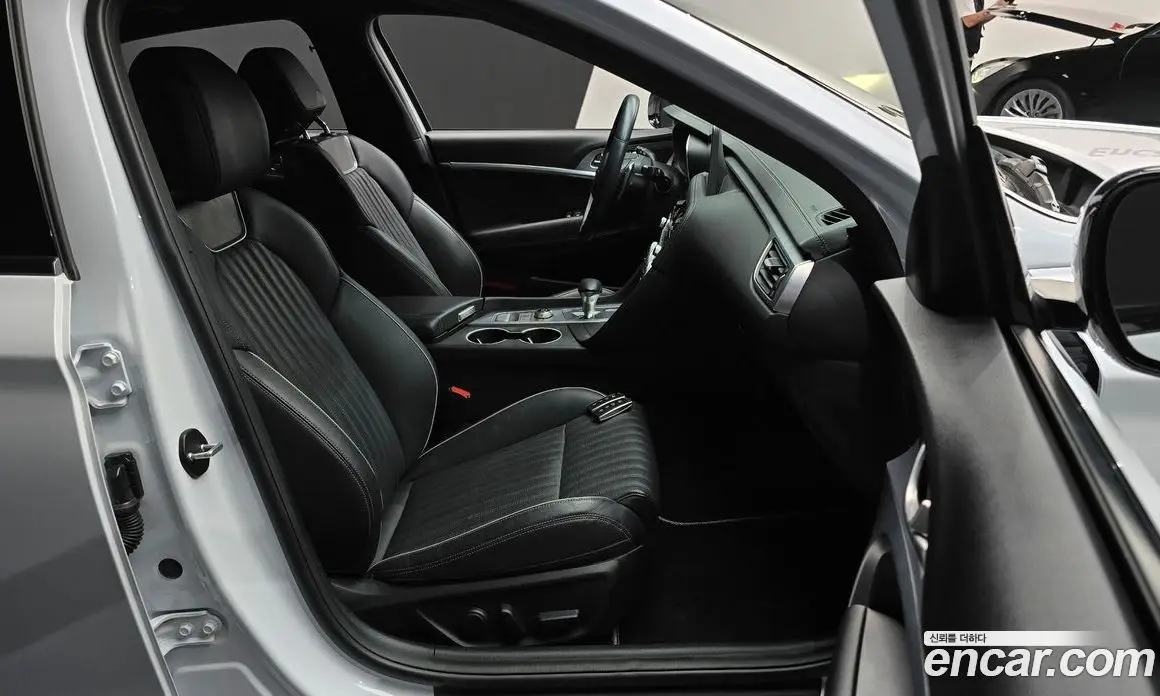 Genesis G70 2018 2.0 автомат (гидро), фото 16
