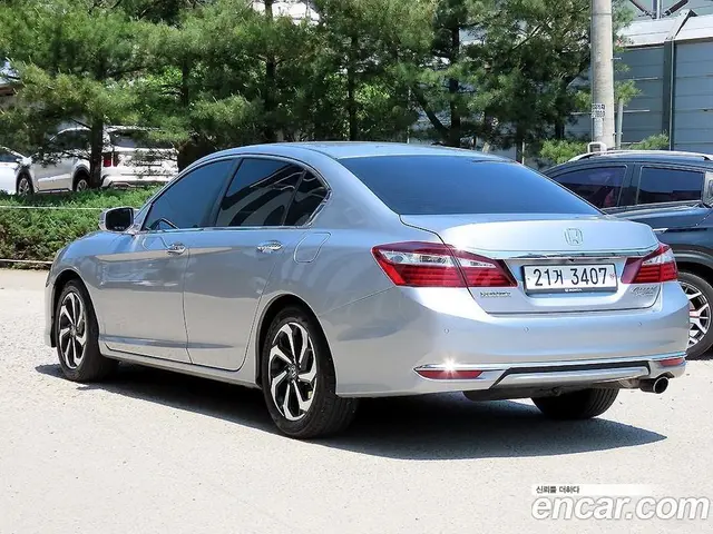 Honda Accord 2017 2.4 автомат (гидро), миниатюра 3