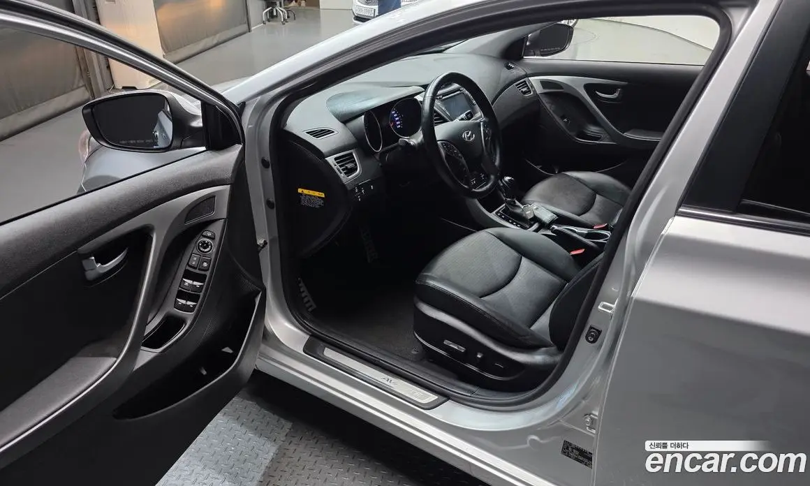 Hyundai Avante 2014 1.6 автомат (гидро), фото 13