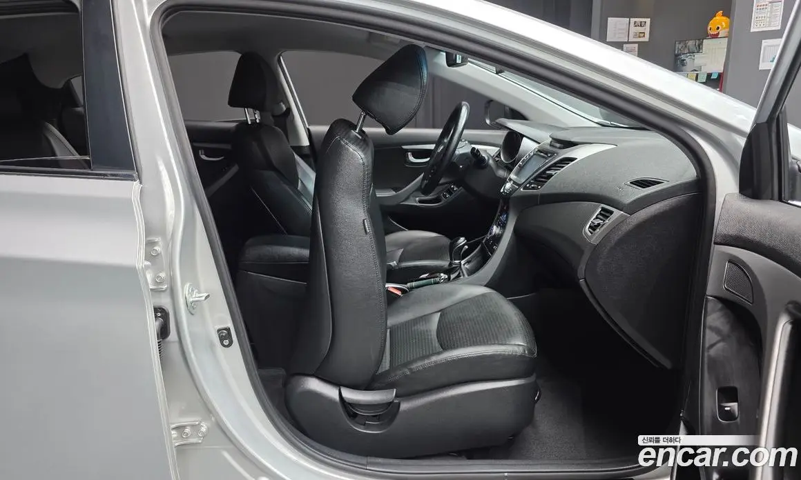 Hyundai Avante 2014 1.6 автомат (гидро), фото 17