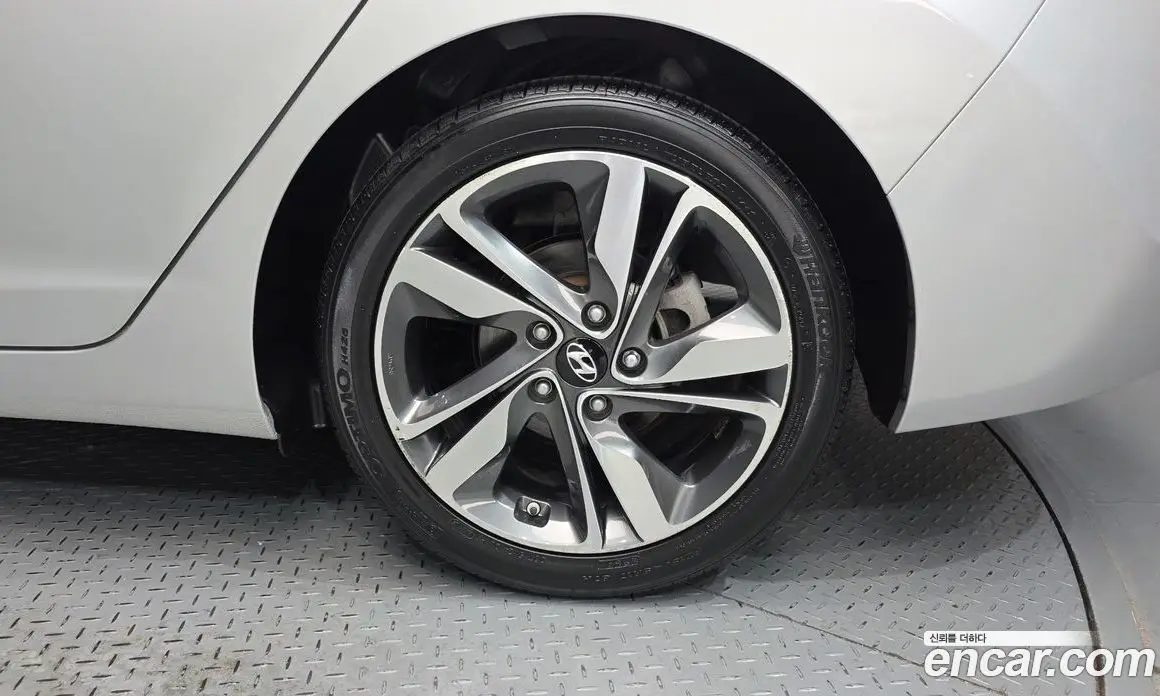 Hyundai Avante 2014 1.6 автомат (гидро), фото 7