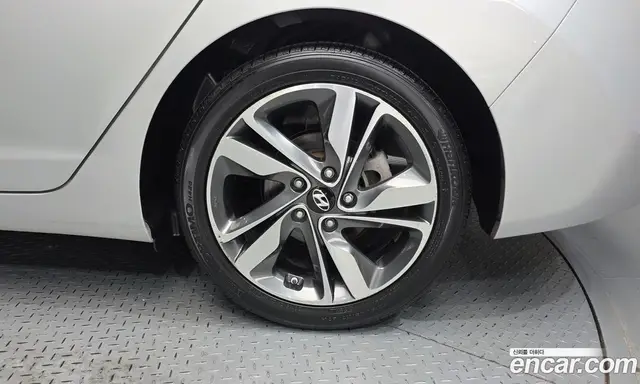 Hyundai Avante 2014 1.6 автомат (гидро), миниатюра 7