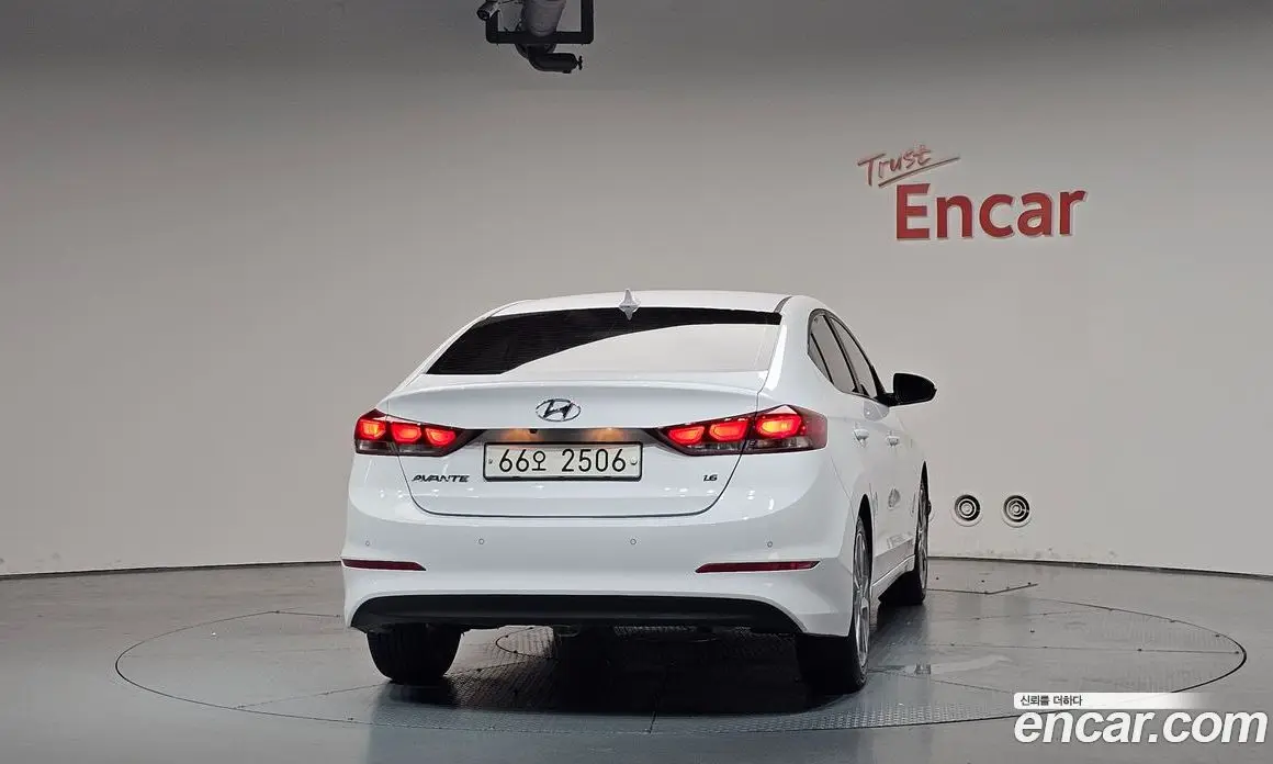 Hyundai Avante 2018 1.6 автомат (гидро), фото 4