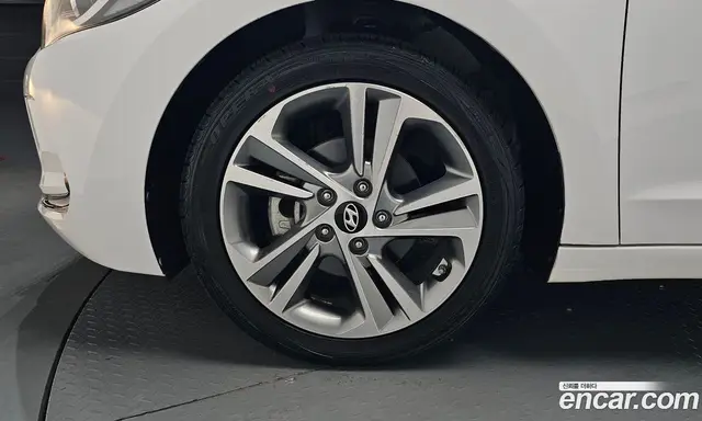 Hyundai Avante 2018 1.6 автомат (гидро), миниатюра 5