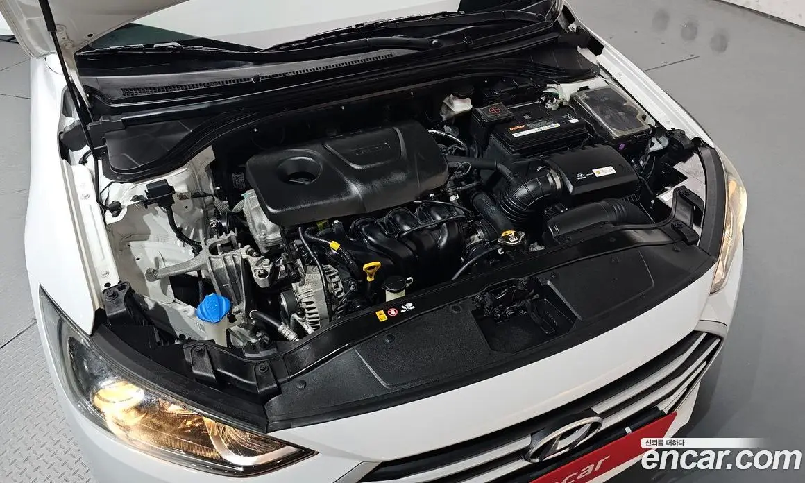 Hyundai Avante 2018 1.6 автомат (гидро), фото 6
