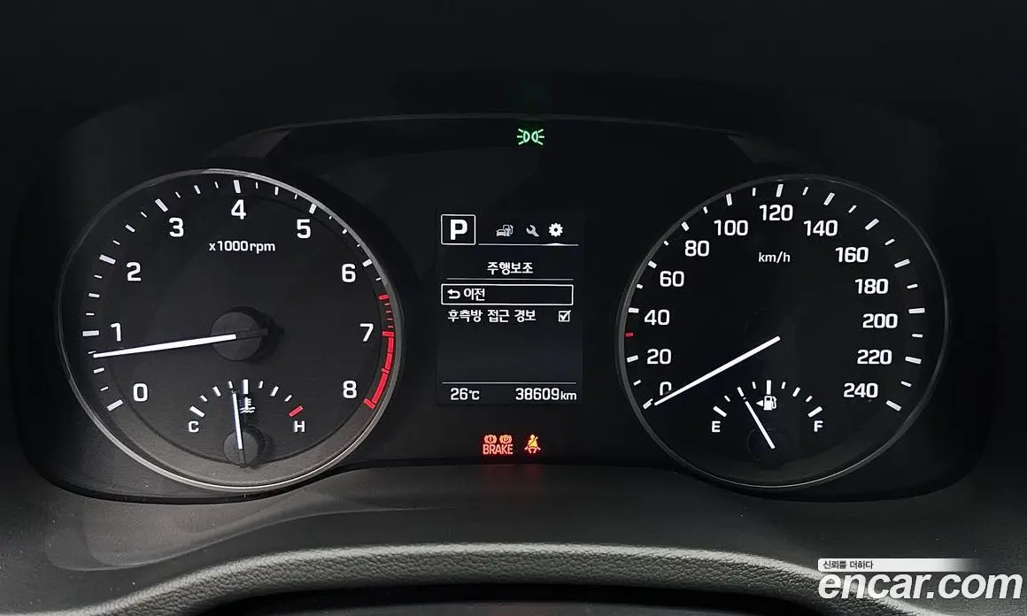 Hyundai Avante 2018 1.6 автомат (гидро), фото 8