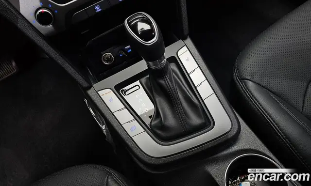 Hyundai Avante 2018 1.6 автомат (гидро), миниатюра 9