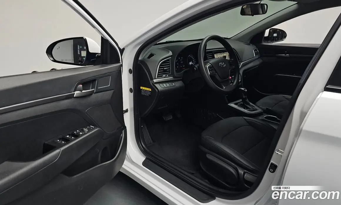 Hyundai Avante 2018 1.6 автомат (гидро), фото 10