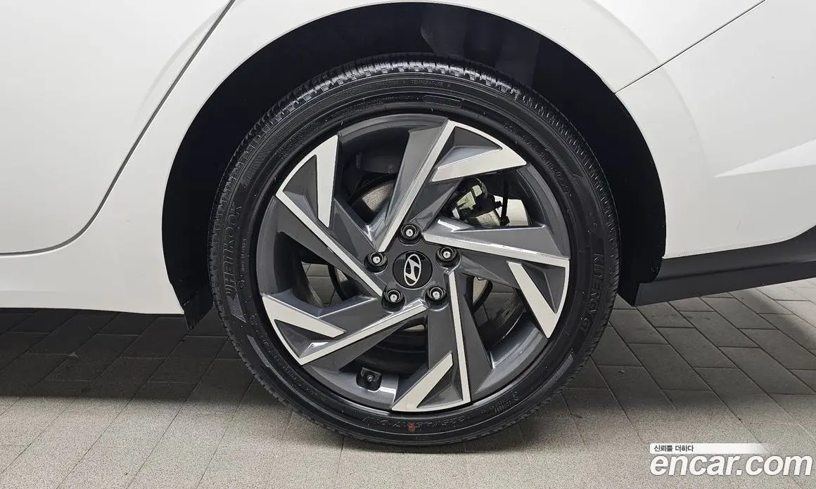 Hyundai Avante 2025 1.6 автомат (гидро), фото 7