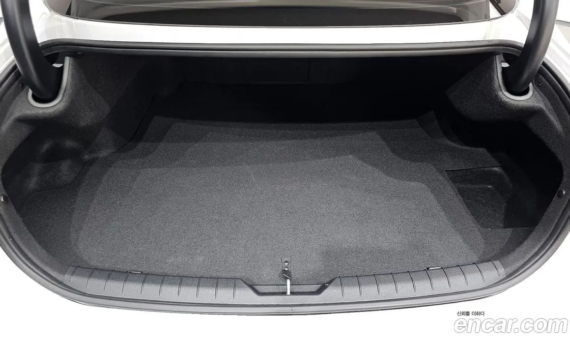 Hyundai Sonata 2024 2.0 автомат (гидро), фото 17