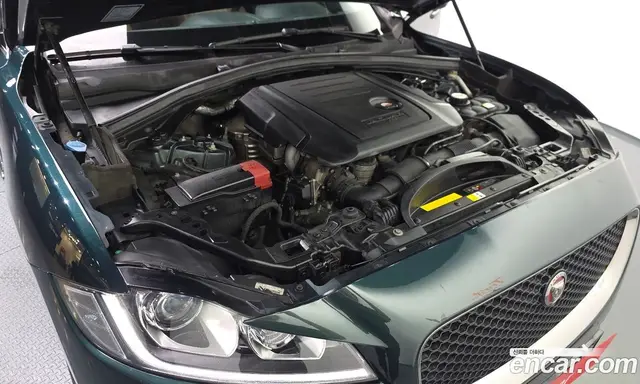 Jaguar F-Pace 2016 2.0 автомат (гидро), миниатюра 6 Jaguar F-Pace 2016 2.0 автомат (гидро), миниатюра 6