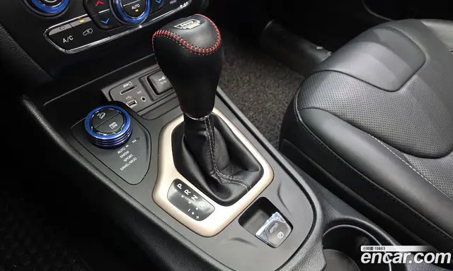 Jeep Cherokee 2016 2.2 автомат (гидро), миниатюра 9