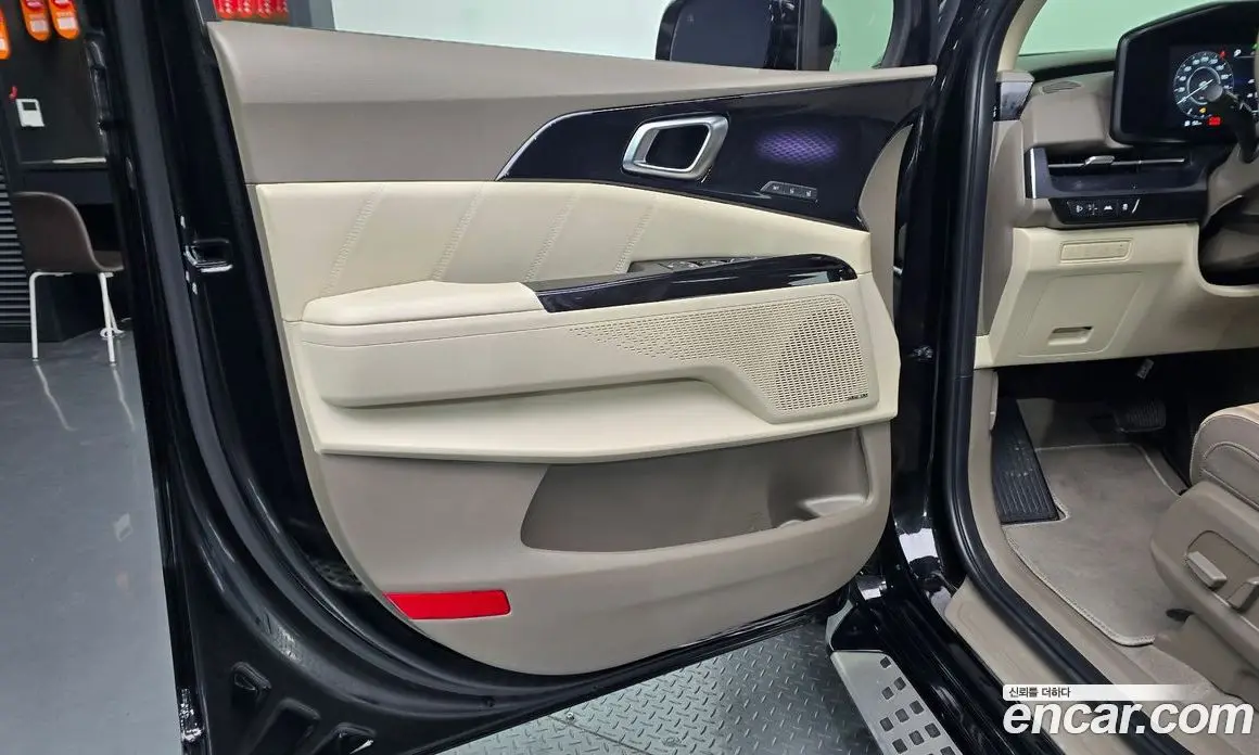 Kia Carnival 2023 3.5 автомат (гидро), фото 14