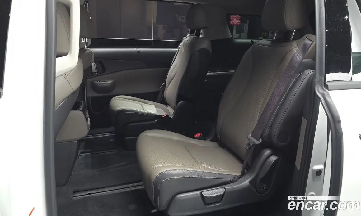 Kia Carnival 2024 1.6 автомат (гидро), фото 15