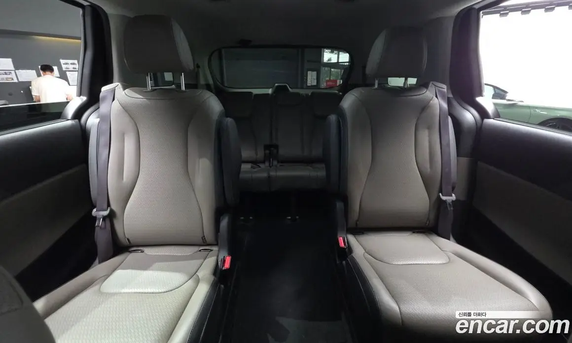 Kia Carnival 2024 1.6 автомат (гидро), фото 16