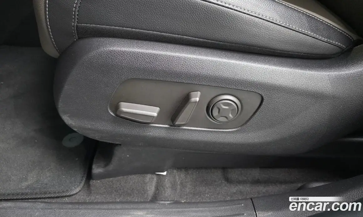 Kia Carnival 2024 1.6 автомат (гидро), фото 23