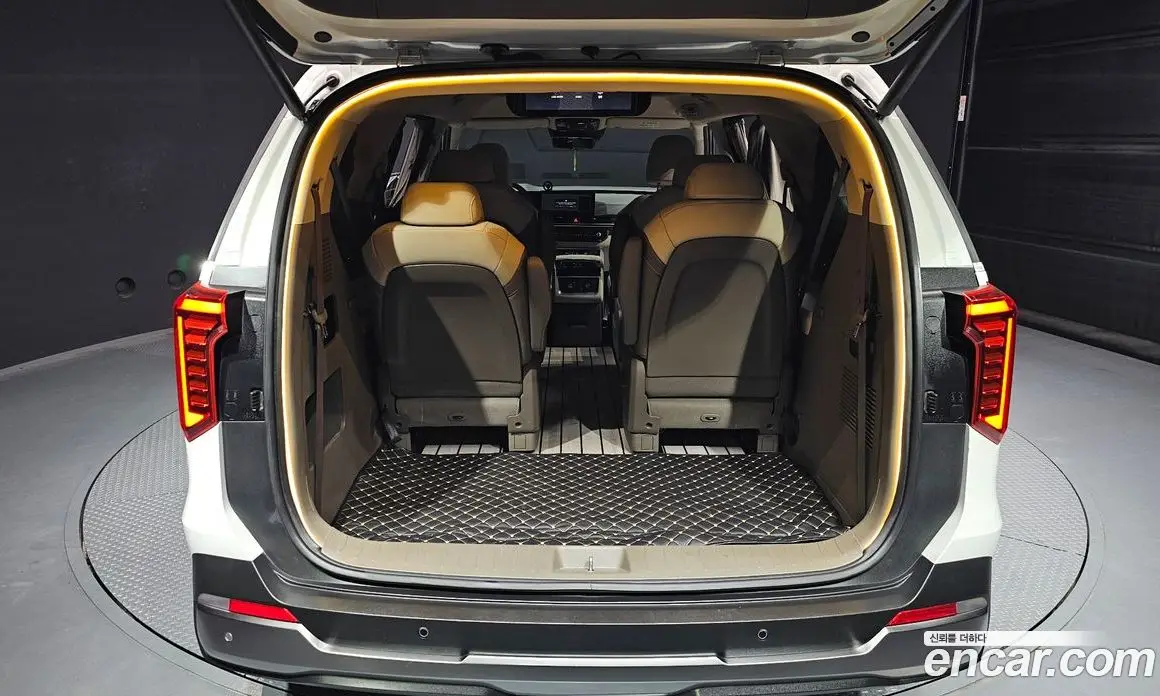 Kia Carnival 2024 1.6 автомат (гидро), фото 19