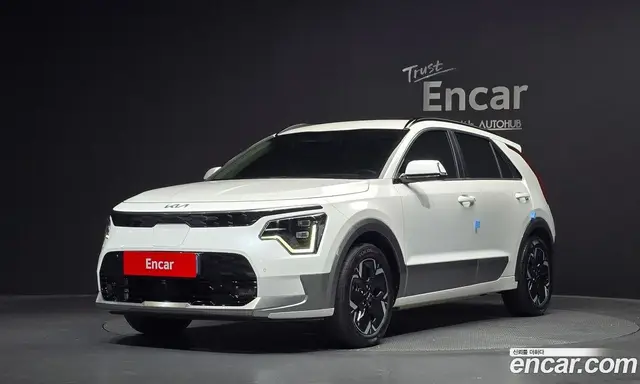 Kia Niro, 2024, 27 909 км