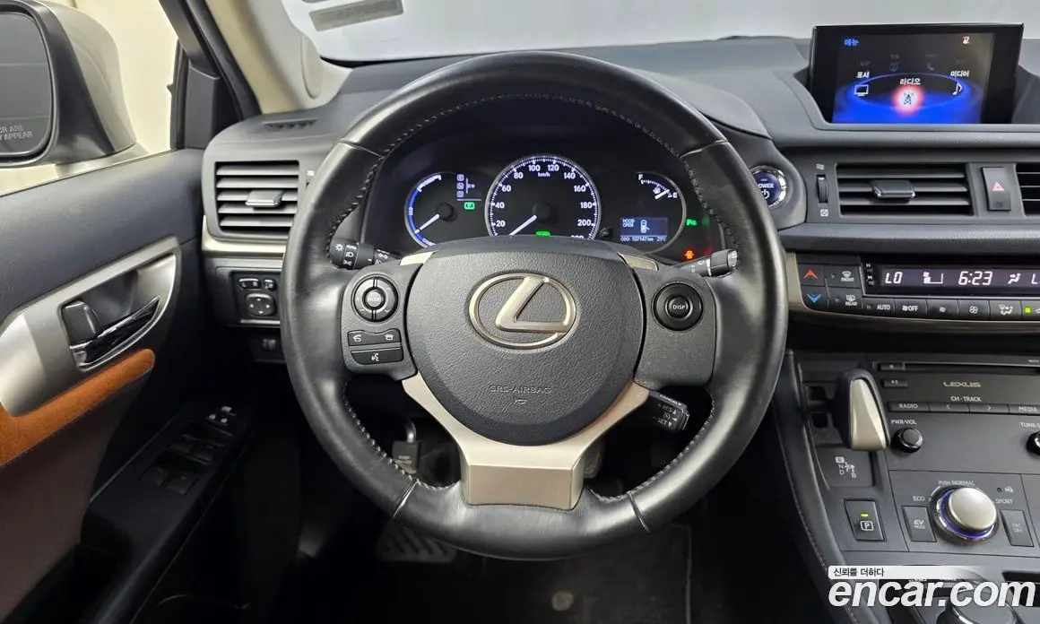 Lexus CT200h 2018 1.8 автомат (гидро), фото 13 Lexus CT200h 2018 1.8 автомат (гидро), фото 13