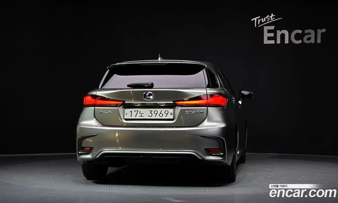Lexus CT200h 2018 1.8 автомат (гидро), фото 4 Lexus CT200h 2018 1.8 автомат (гидро), фото 4