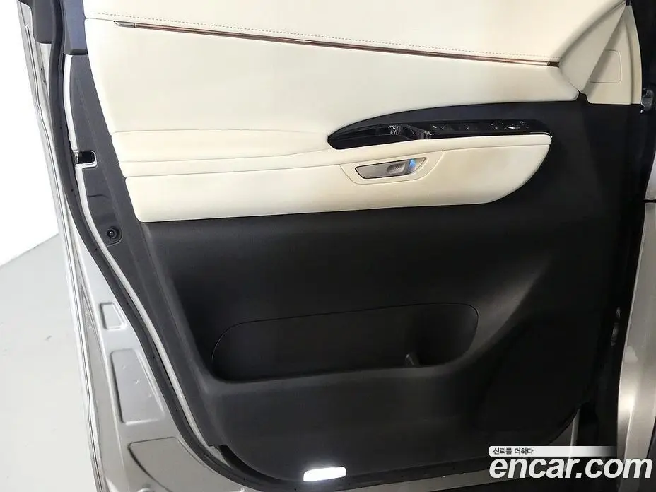 Lexus LM 2024 2.4 автомат (гидро), фото 18 Lexus LM 2024 2.4 автомат (гидро), фото 18