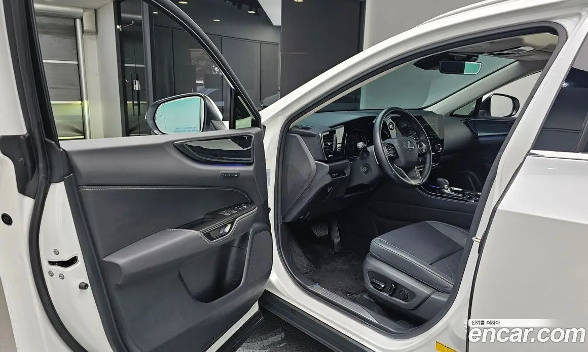 Lexus NX 2024 2.5 автомат (гидро), фото 13 Lexus NX 2024 2.5 автомат (гидро), фото 13