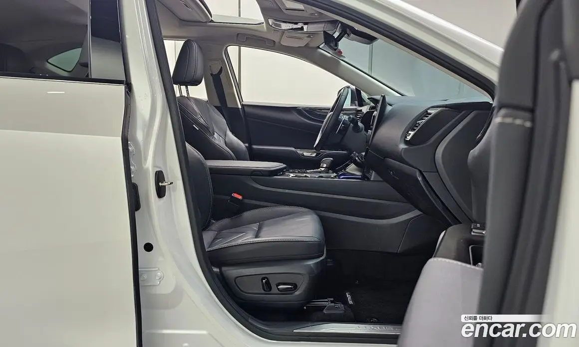 Lexus NX 2024 2.5 автомат (гидро), фото 16 Lexus NX 2024 2.5 автомат (гидро), фото 16