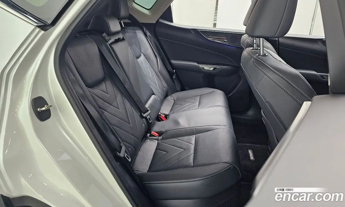 Lexus NX 2024 2.5 автомат (гидро), фото 17 Lexus NX 2024 2.5 автомат (гидро), фото 17