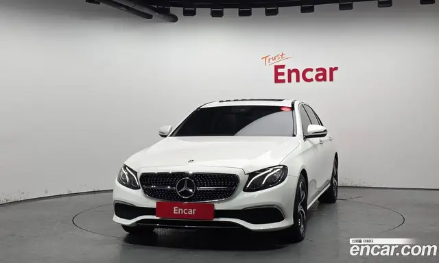 Mercedes-Benz E-Class 2020 2.0 автомат (гидро), миниатюра 3