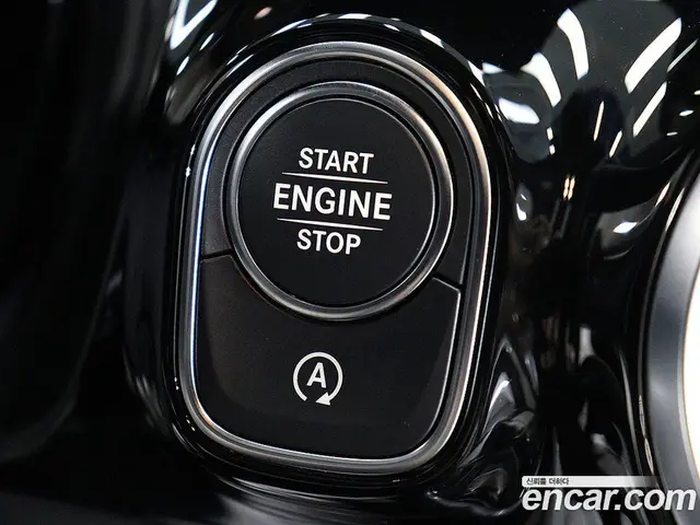 Mercedes-Benz GLA-Class 2023 2.0 гидро, миниатюра 11