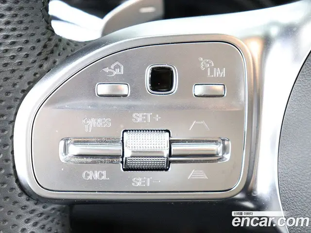 Mercedes-Benz GLA-Class 2023 2.0 гидро, миниатюра 12